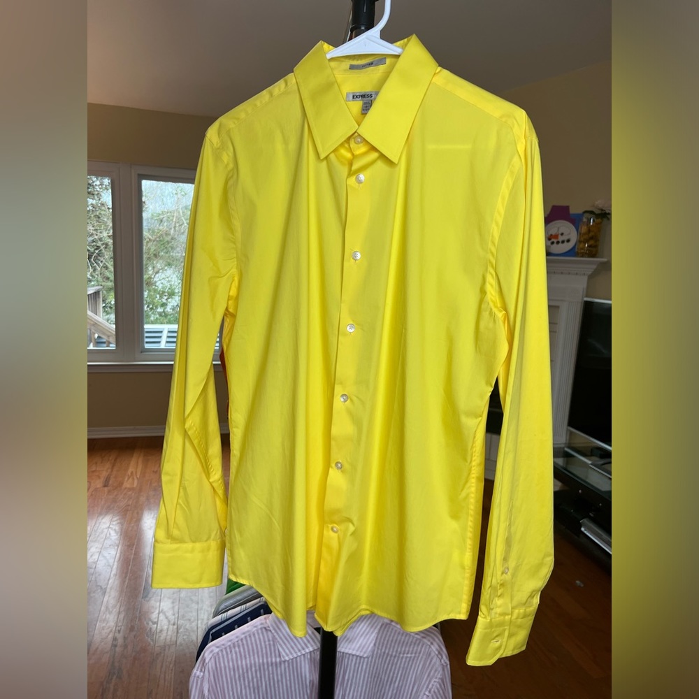 Fitted Express 1MX men’s long sleeve button-up shirt.